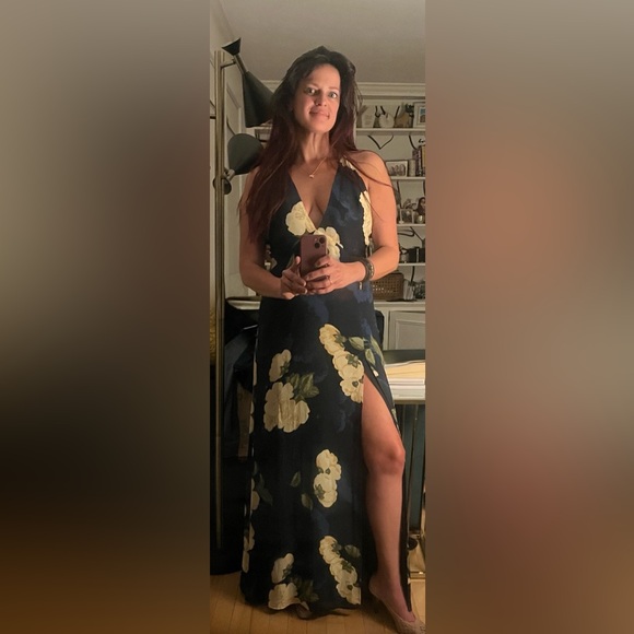 Meet your Posher, Nicole! - Picture 3 of 16